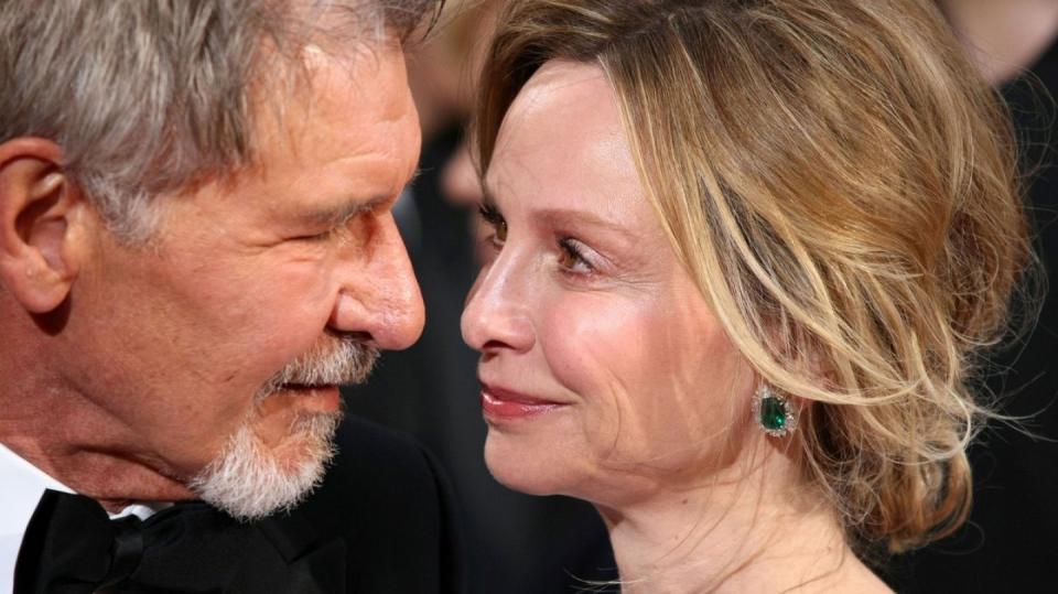 Dědeček Harrison Ford a babička Calista Flockhart na Oscarech. Podívejte se jak společně s Oscary stárne tento pár. Ale jsou stále jak hrdličky.